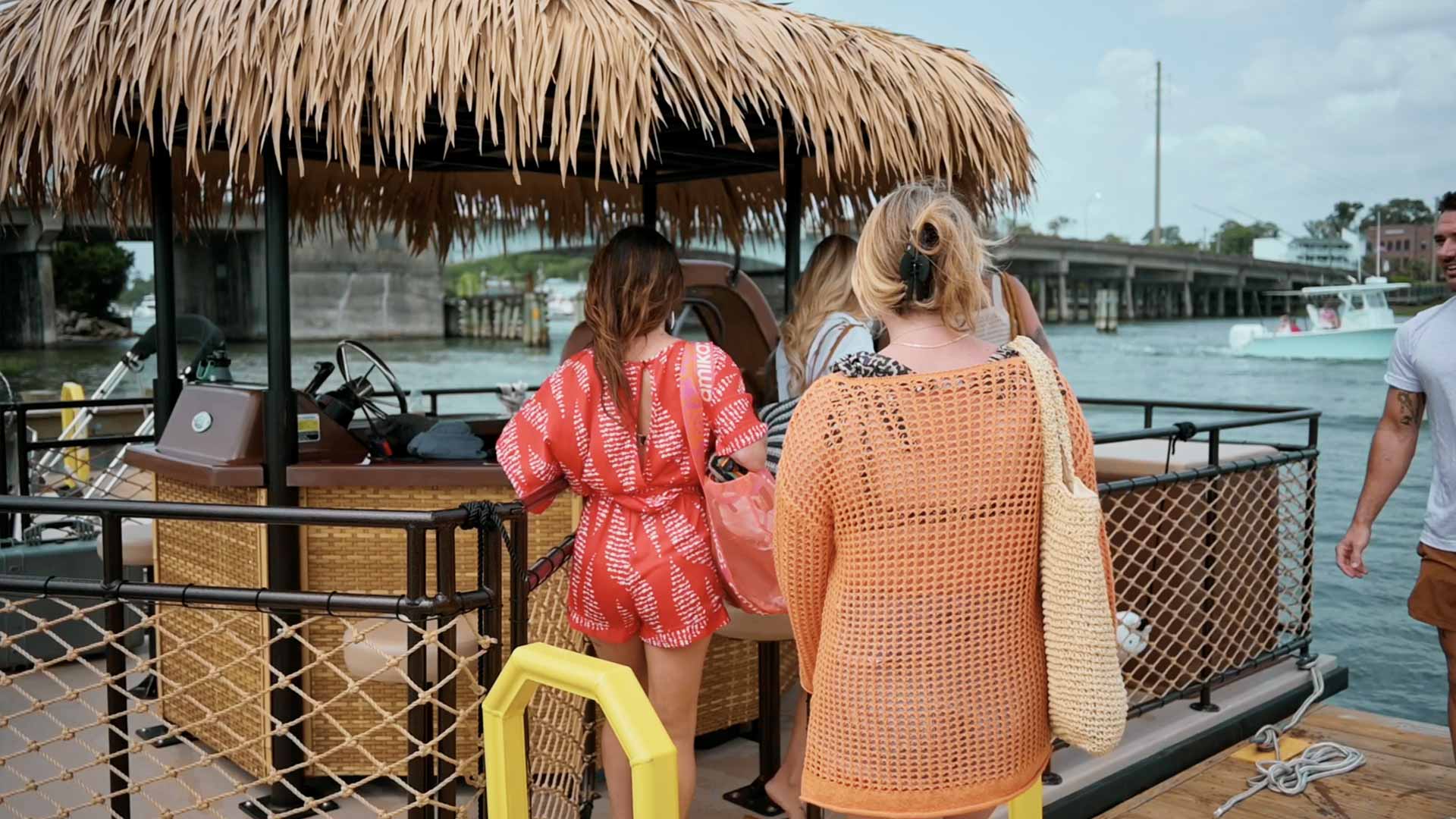 Tiki Pub cruising