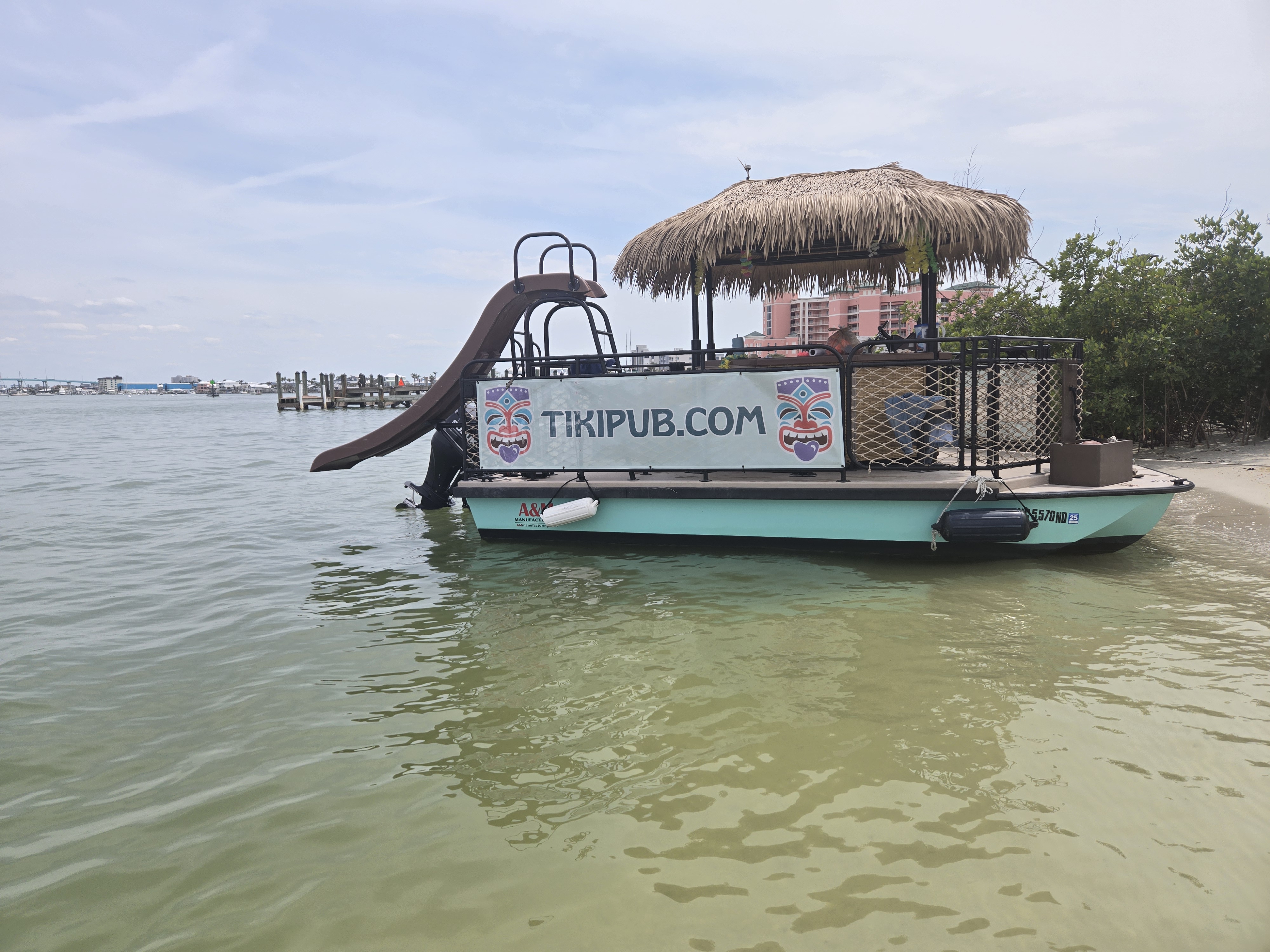 Tiki Pub Fort Myers Beach experience
